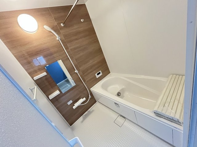 【浴室】 | 糟屋郡志免町王子4丁目4期　4号棟（全4棟）【仲介手数料無料・0円】 | 現地写真。浴室です。