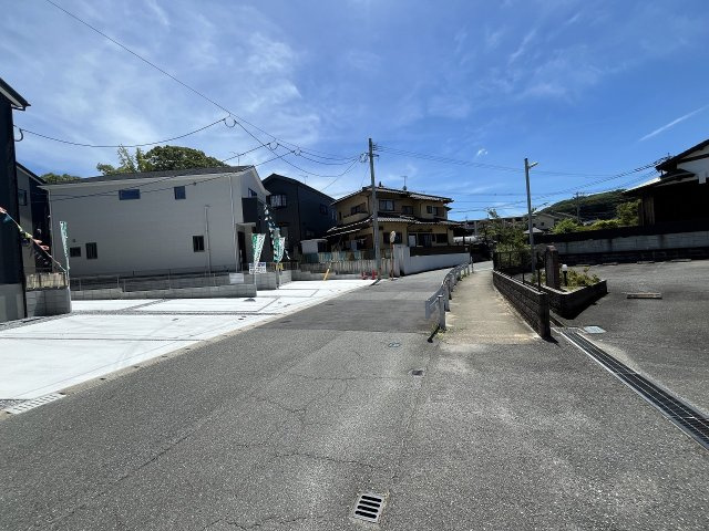 【その他】 | 糟屋郡志免町王子4丁目4期　4号棟（全4棟）【仲介手数料無料・0円】 | 現地写真。前面道路です。
