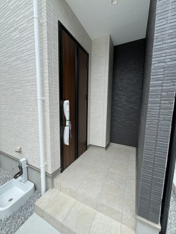 【玄関】 | 糟屋郡志免町王子4丁目4期　4号棟（全4棟）【仲介手数料無料・0円】 | 現地写真。