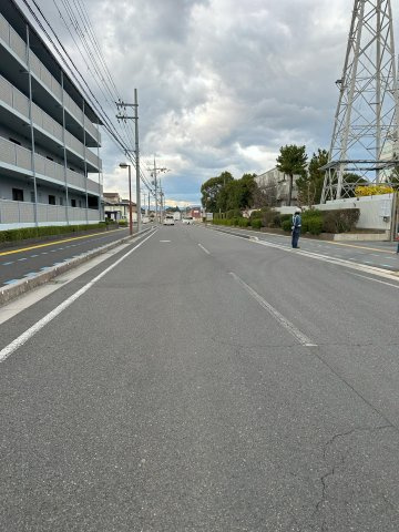 ピースタウン野洲市市三宅の前面道路含む現地写真|前面道路 約12m(歩道も含む)
