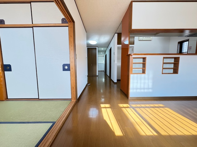 島ハイツの内装