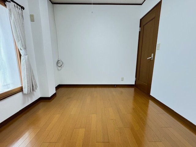 島ハイツの洋室