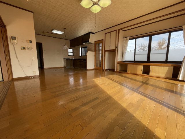 【居間・リビング】 | 上山口　中古戸建 | むしろ、古民家カフェをオープンしたい！
