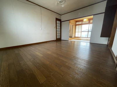 【洋室】 | 上山口　中古戸建 | この洋室も使いやすそう。収納も充実！