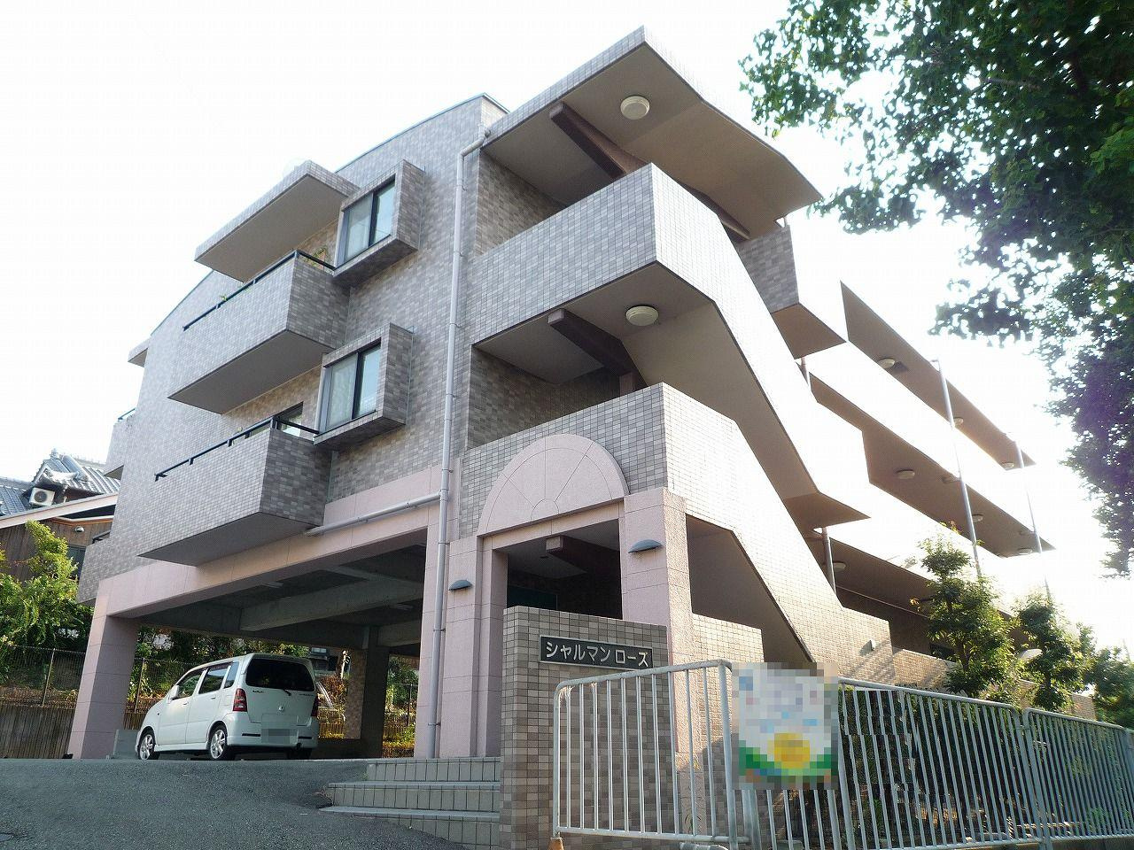 シャルマンローズの外観
