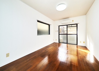 【居間・リビング】 | ジュネス福田 | 7帖リビング、東南角二面採光です。