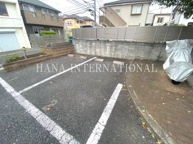 Pine　Likeの駐車場