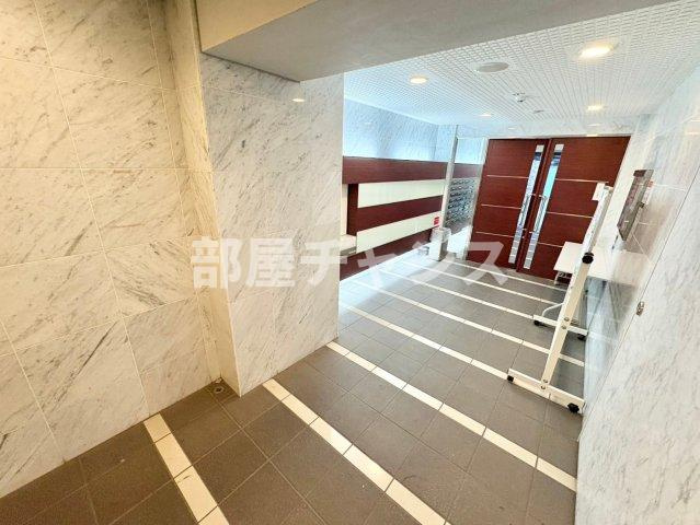 LUMINOUS東別院のロビー