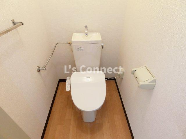 【トイレ】 | メゾンド木町 | 温水洗浄便座付きのトイレ。