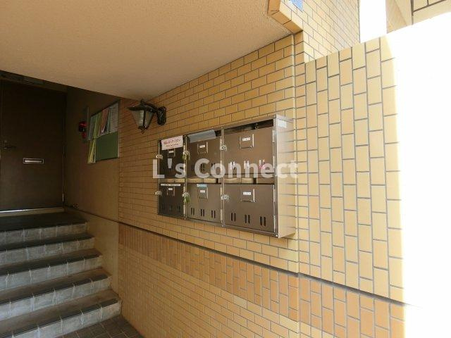 【その他共用部分】 | メゾンド木町 | １階には集合ポストがあります。