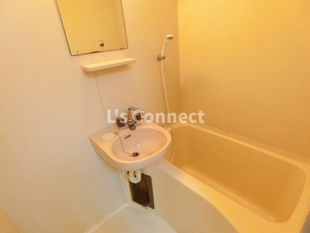 【浴室】 | メゾンド木町 | 給湯式のお風呂です。