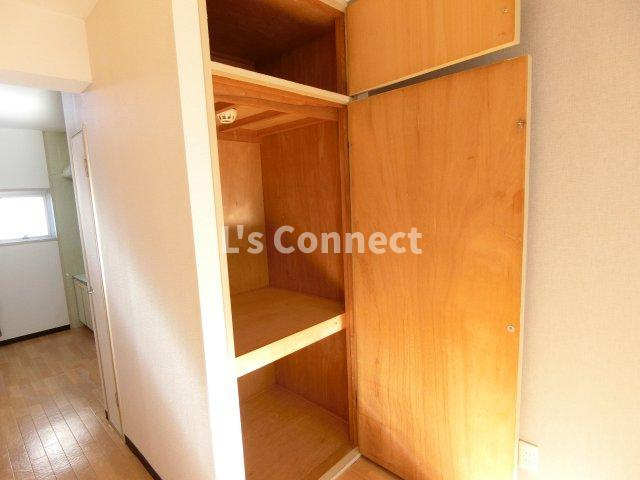 【収納】 | メゾンド木町 | 奥行きのある収納でお荷物もすっきりしまえます。