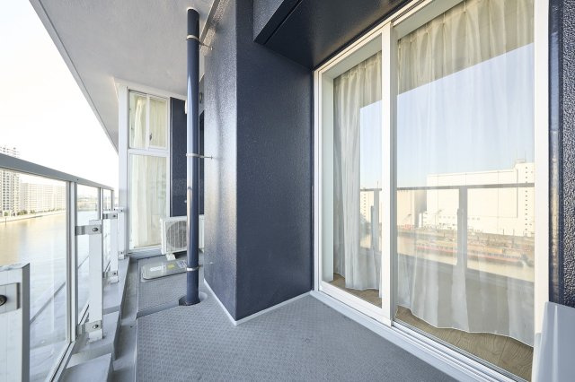 ワールドシティタワーズ・アクアタワーのバルコニー