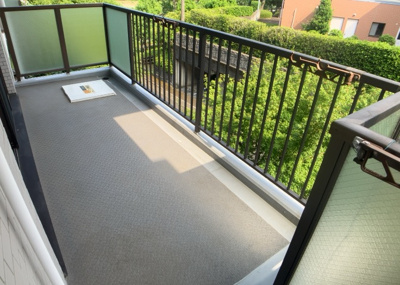 【バルコニー】 | エステ・ヴィラ森の里　1号棟 | バルコニーは、室外の専用スペースのうち、「屋根がなく開放された空間」であるものを指します。ベランダより広いタイプのものが多く、日当たりもよいため家庭菜園などを楽しみたい人にとって適した環境となります。