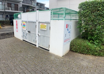 【設備】 | エステ・ヴィラ森の里　1号棟 | 共有部分は、住民なら誰もが使える設備のこと。例えば駐車場やエレベーター、インターネット設備、セキュリティ設備などがあります。他にも、マンションの廊下・外部階段やエントランス・ゴミ置き場などがあります。