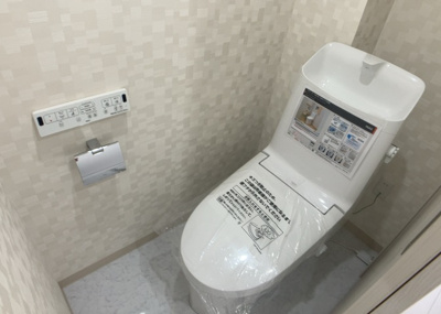 【トイレ】 | エステ・ヴィラ森の里　1号棟 | トイレは大きさや形、機能、抗菌性などが異なる多種多彩なタイプが各メーカーから出ています。それぞれに良さがあるため、事前にどういったタイプのトイレがいいのかをご家庭内で決めて、内見に行くといいでしょう。