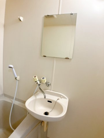 シルクロード21の洗面所|別部屋同間取りのお写真となります。参考にご覧くださいませ。