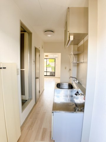 シルクロード21の内装|別部屋同間取りのお写真となります。参考にご覧くださいませ。