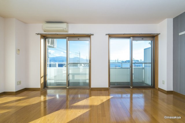 ドミトリー平林の居間・リビング