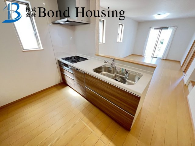 小中学校まで徒歩10分以内　桃山台3丁目　新築戸建　１号棟のキッチン