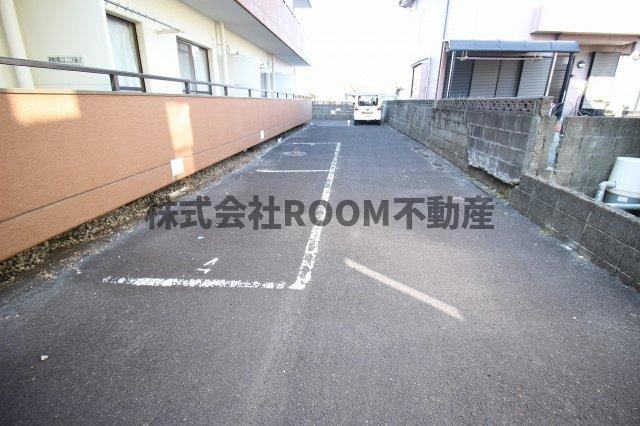 東町ペアシティの駐車場|駐車場完備です