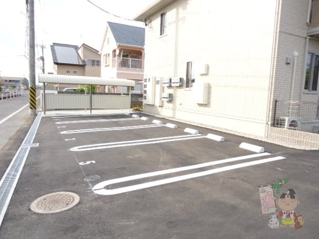 ブランシュールの駐車場