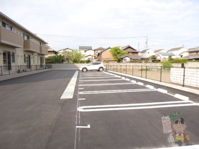ブランシュールの駐車場