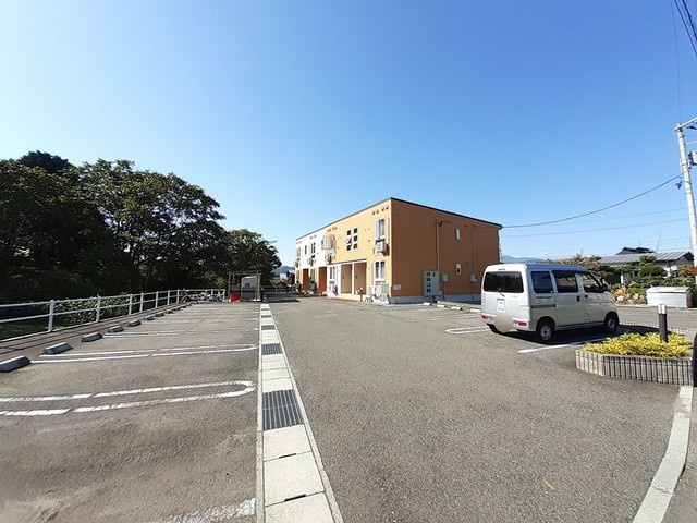 クヴェレの駐車場|駐車場