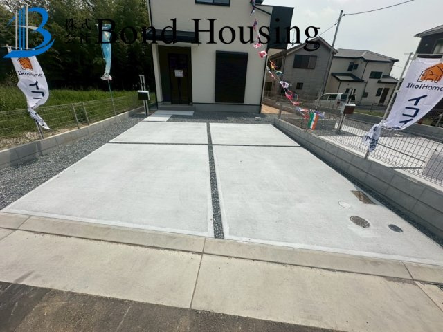 押部谷駅まで徒歩7分　押部谷町西盛第2　1号棟の駐車場