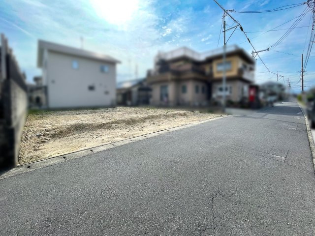 鈴鹿市中旭が丘1丁目の前面道路含む現地写真