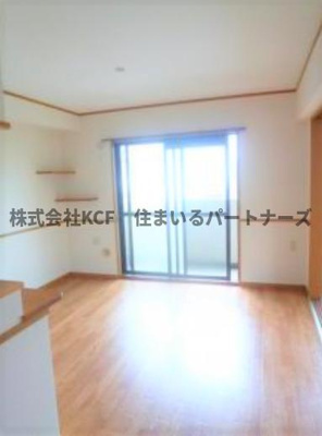 【居間・リビング】 | Dearcortkawanami | ゆったりとした居間です