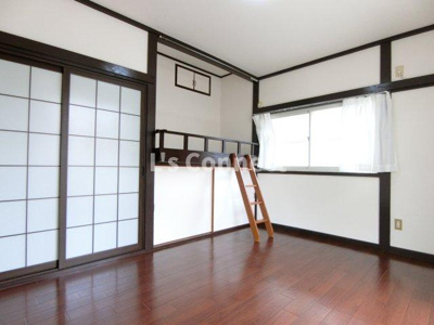 【居間・リビング】 | 越路第一コーポナバタ | 角部屋で２面に窓があります。
