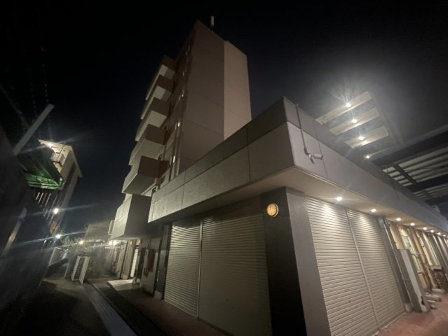 サンプラザ南京終の外観
