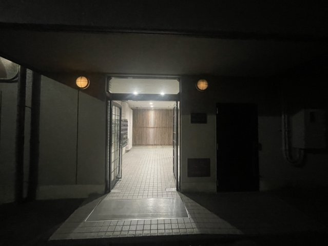 サンプラザ南京終のロビー