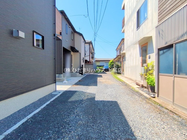 蓮田市本町　24-1期　新築戸建　リナージュ02の前面道路含む現地写真