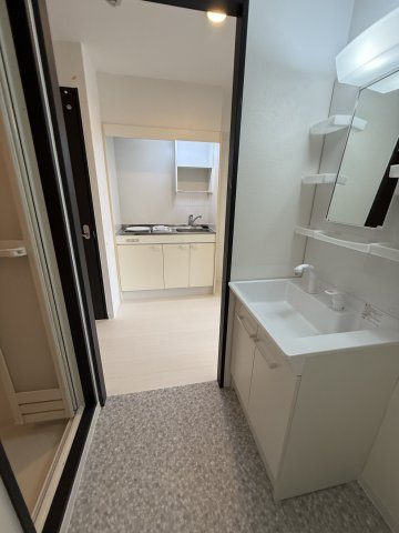 GROOVE平野の玄関