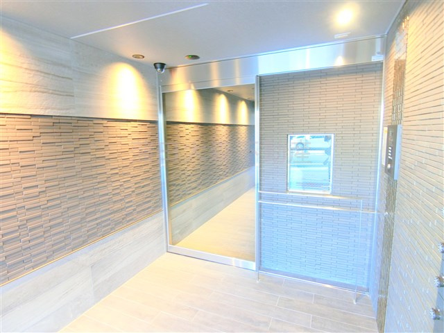 ディアレイシャス新蒲田のエントランス