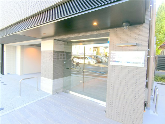 ディアレイシャス新蒲田のエントランス