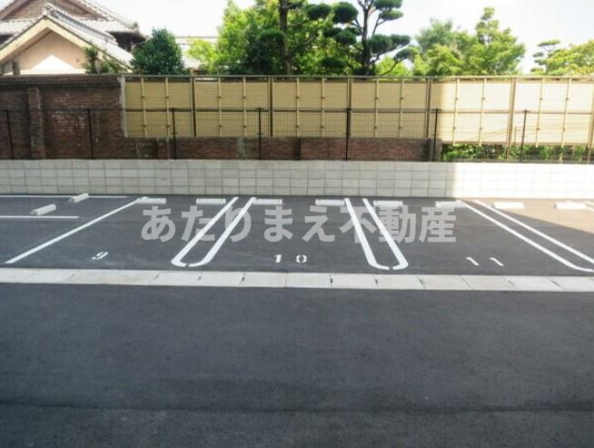Excellent慶の駐車場