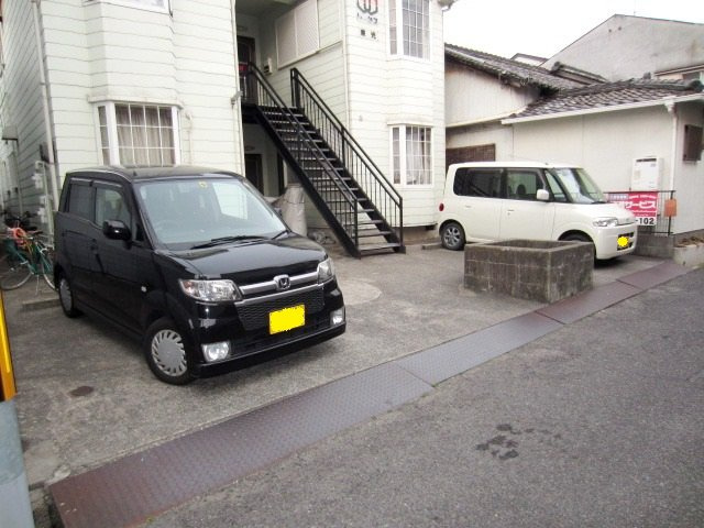 【駐車場】