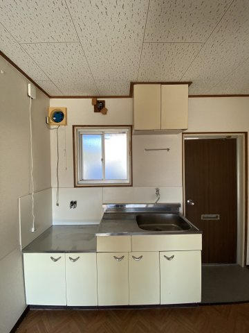 新橋アパートのキッチン|ガスコンロが設置可能です。
