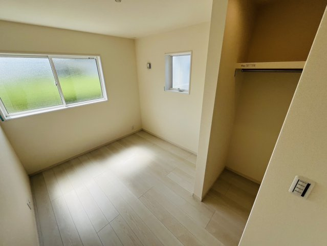 知多信濃川東部土地区画整理全６棟『仲介手数料無料』新築戸建ての洋室