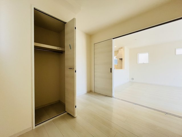 知多信濃川東部土地区画整理全６棟『仲介手数料無料』新築戸建ての洋室