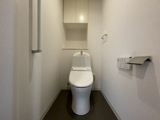 アルファステイツ本原のトイレ|温水洗浄便座付きのサニタリーとなっております。