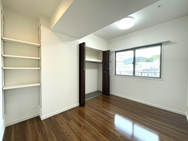 アルファステイツ本原の洋室|5.0帖の洋室を撮影したものです。