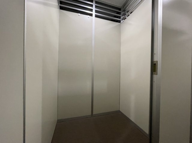 アルファステイツ本原のその他共用部分|エントランス内には各戸専用のトランクルームがあり、収納に便利です。