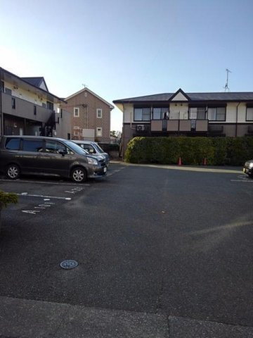 プリオール実丸Ａの駐車場