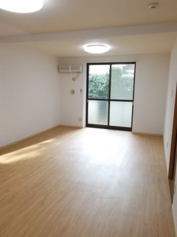 プリオール実丸Ａの居間・リビング