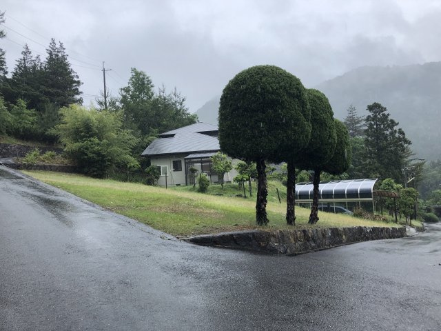 丹波市山南町玉巻の売地の前面道路含む現地写真