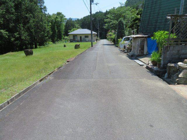 丹波市山南町玉巻の売地の前面道路含む現地写真